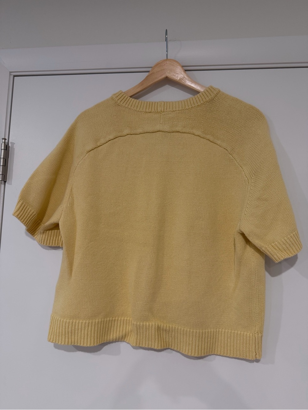 Abercrombie and Fitch • Yellow Knit Sweater - Picture 7 of 7